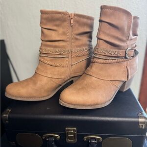Jellypop Brown Ankle Boots with Buckle and Embroidery